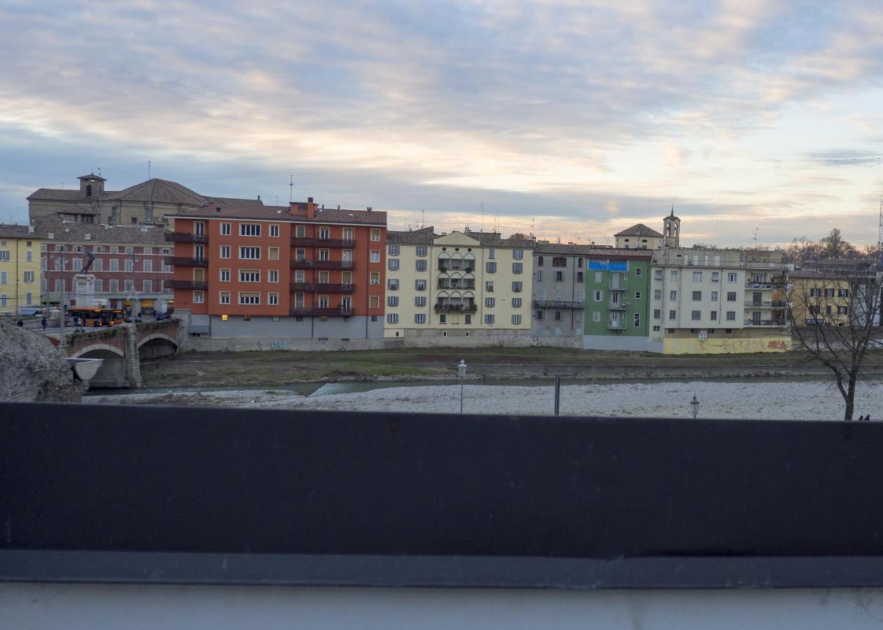 Suite Sul Fiume ปาร์มา ภายนอก รูปภาพ